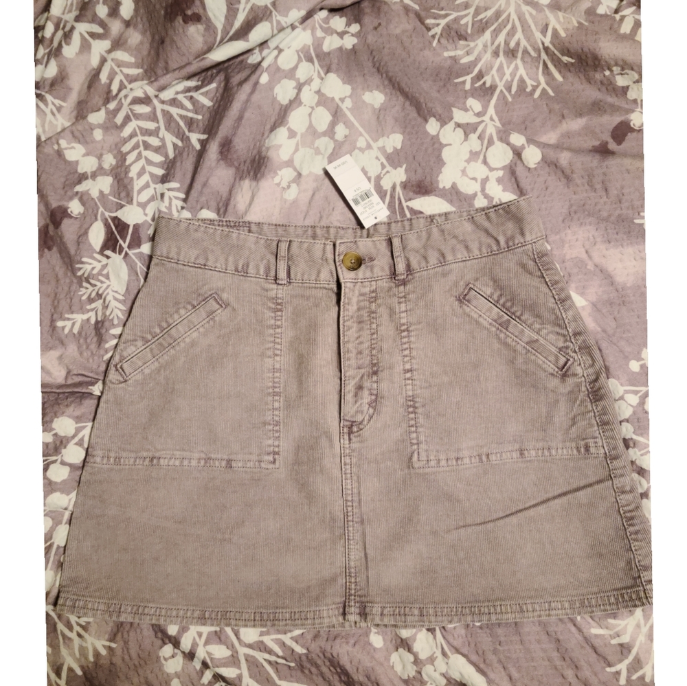 🌻B1G2📚 NWT AE high rise A-line skirt